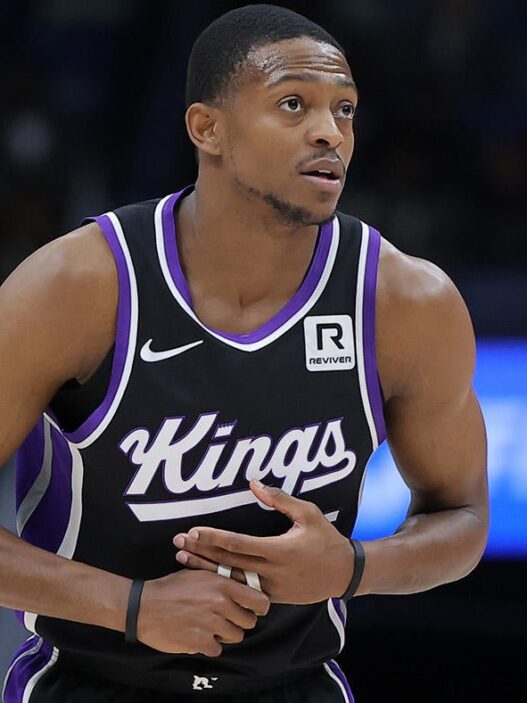 DeAaron Fox trade rumors Kings in danger zone as Spurs