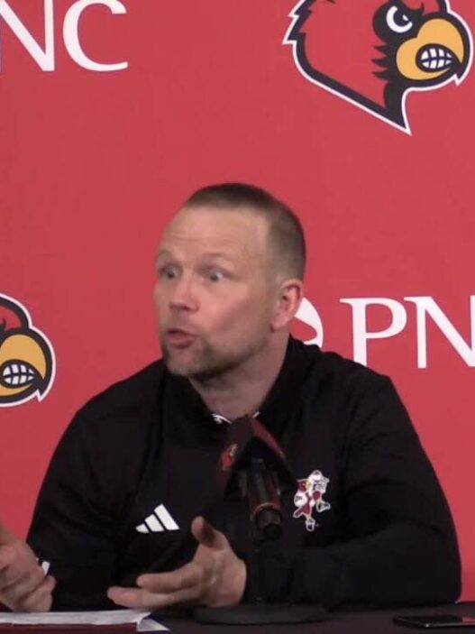 Louisville Basketballs Pat Kelsey discusses the final seconds of the