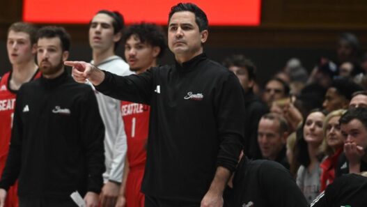 Seattle U beats Washington 79 70 to end 19 game losing streak