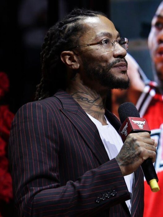 Bulls honor Derrick Rose in emotional halftime ceremony Thank you