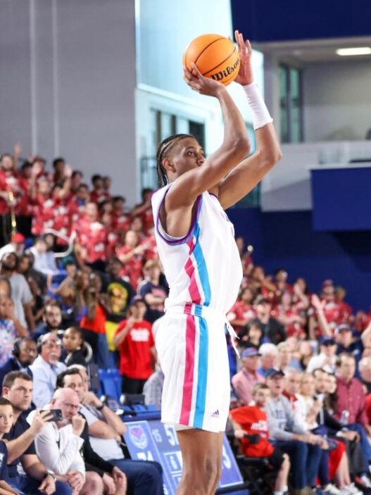 Florida Atlantic leads for 33 seconds but rallies to defeat