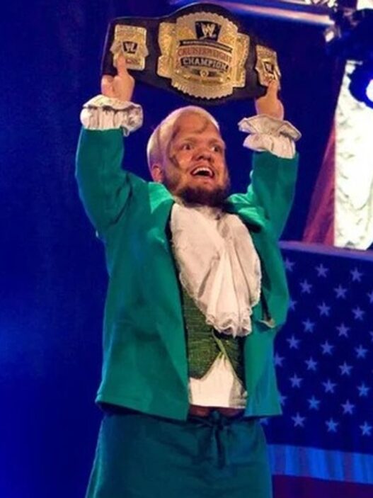 Hornswoggle reflects on the title alone at WWE