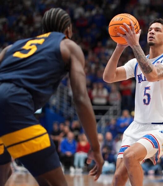 Kansas stunned by West Virginia Ending streak of 33 consecutive