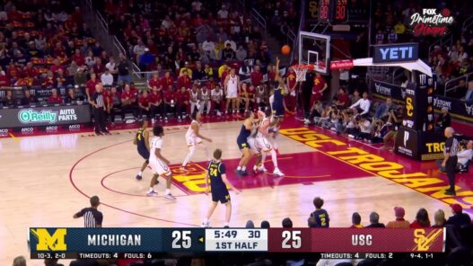 Michigans Rubin Jones throws nasty putback jam against USC