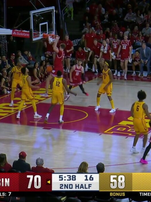 Nolan Winter cuts inside for slam extending Wisconsin lead against