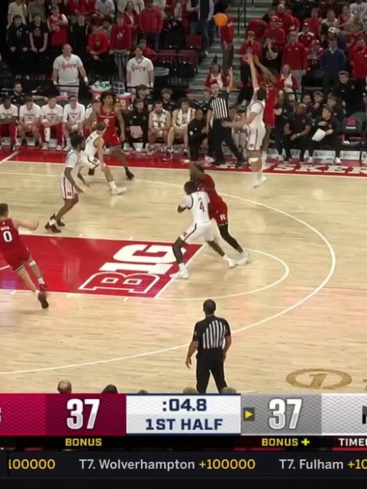 Rutgers Ace Bailey hits a clutch 3 pointer for Rutgers before