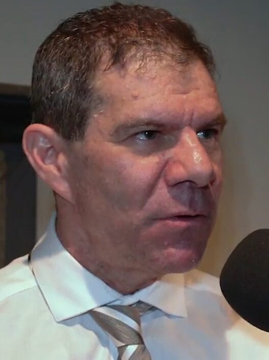 Dave Meltzer calls Netflix to manipulate RAW WWE notes after