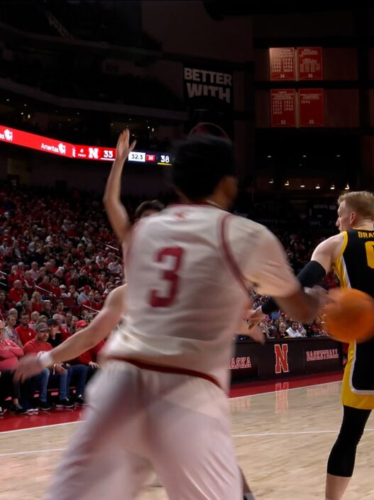 The Brice Williams of Nebraska becomes cunning throws the balloon