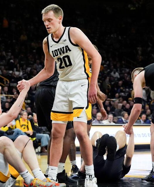 Three reflections after the loss of Iowa basketball night against