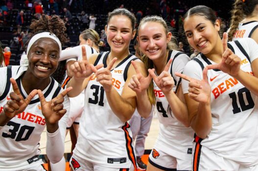 Womens Basketball of Oregon State wins the Coe championship to